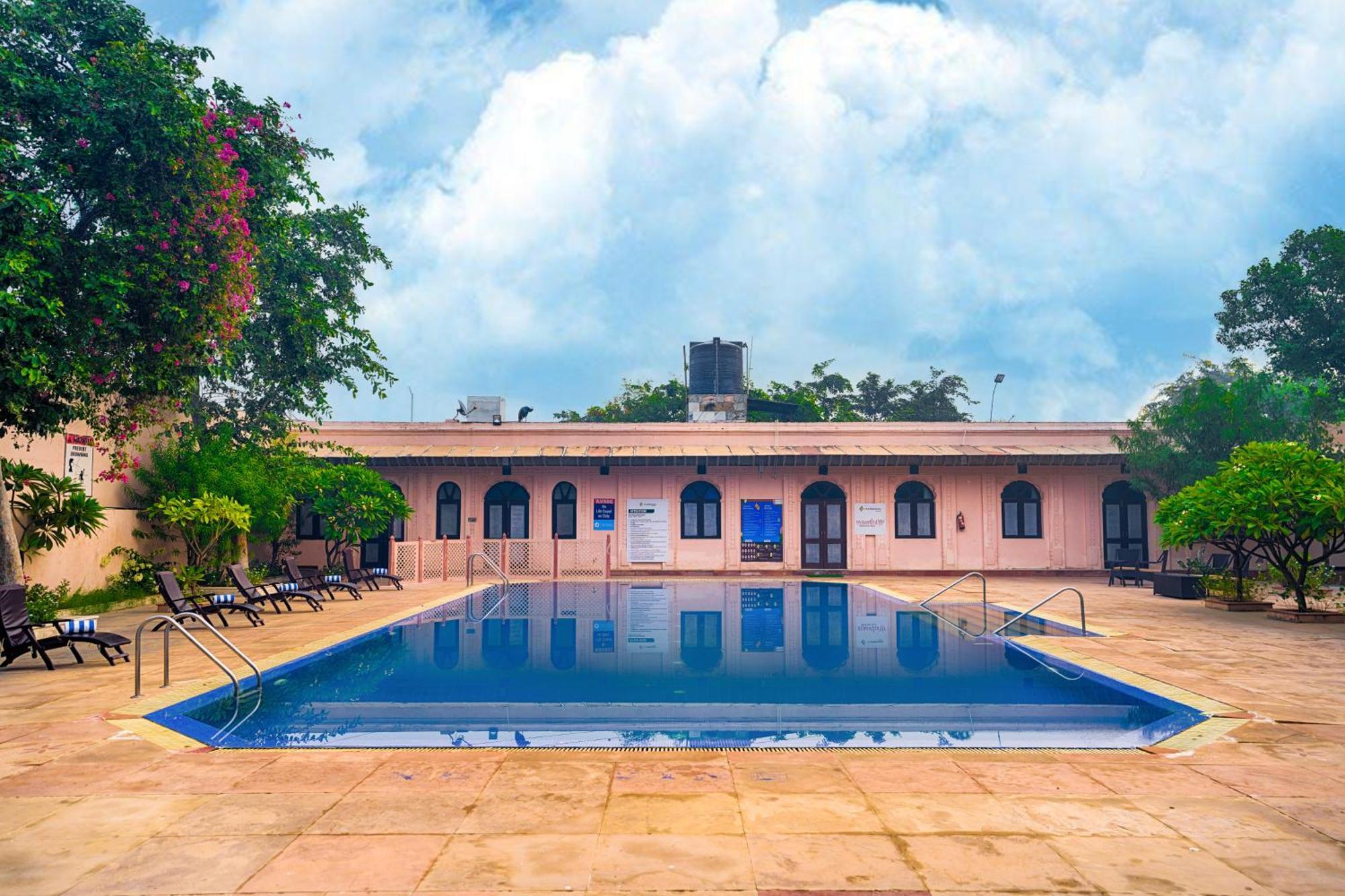 Club Mahindra Bharatpur Hotel Exterior foto