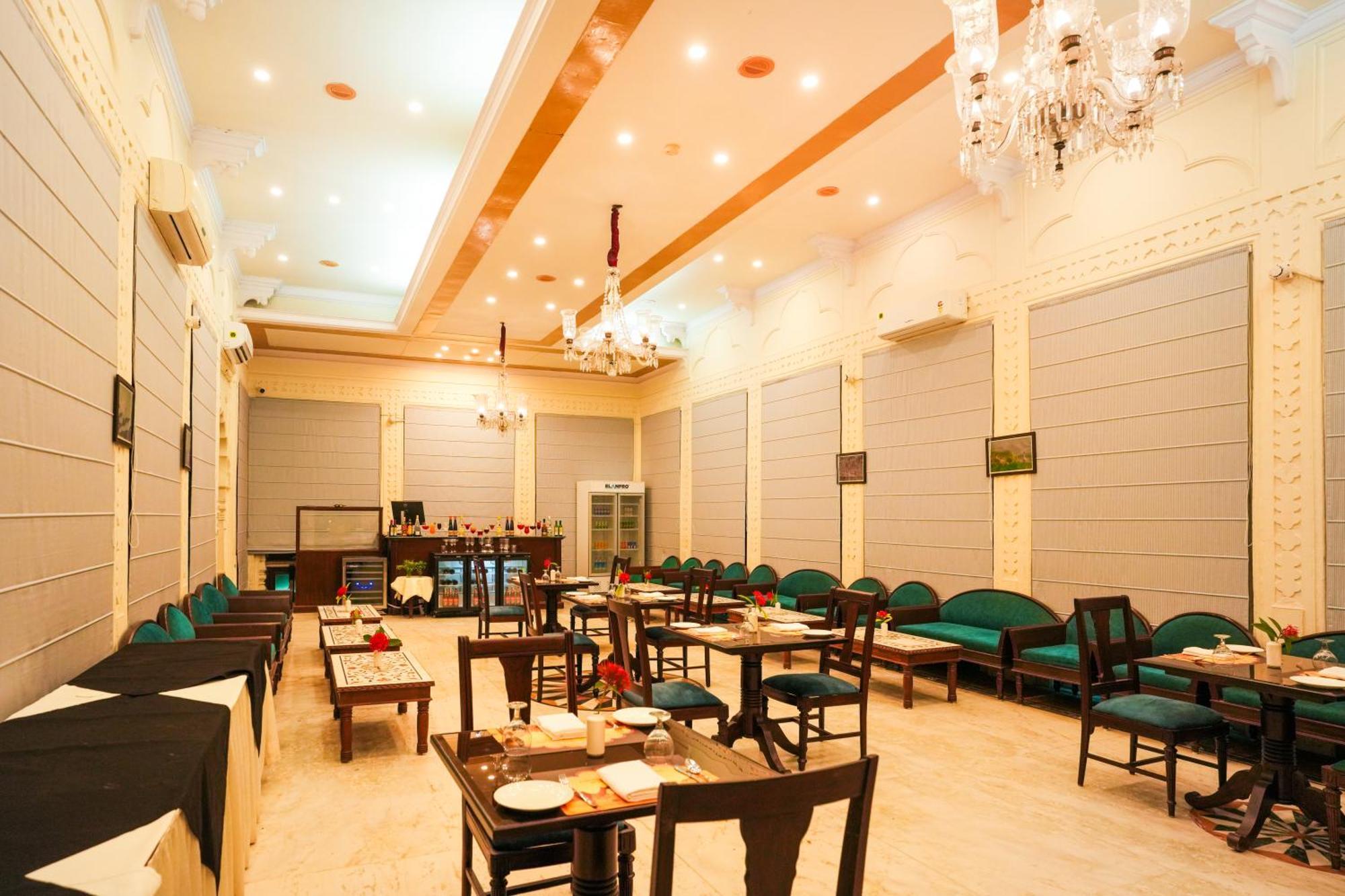 Club Mahindra Bharatpur Hotel Exterior foto