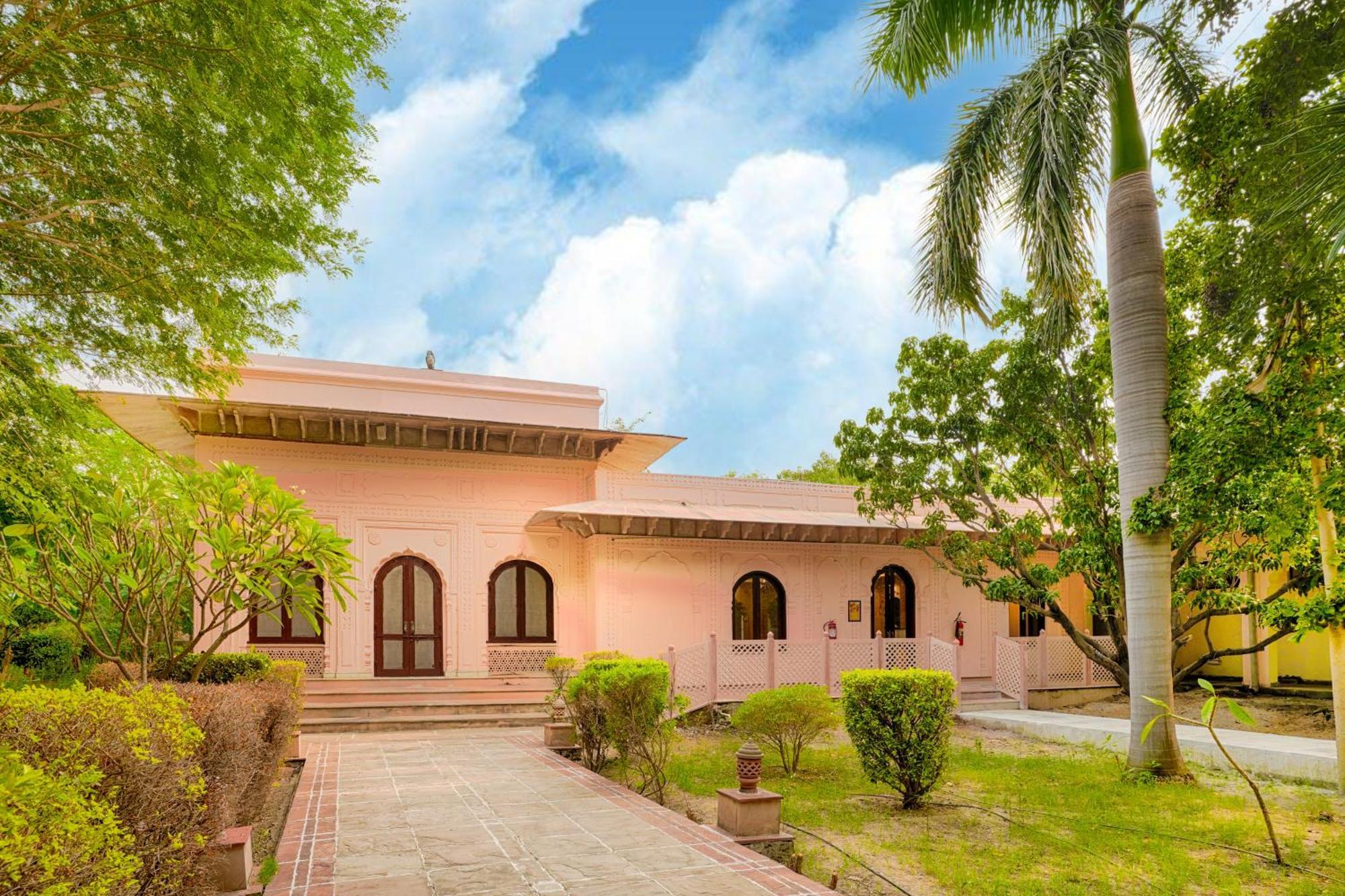 Club Mahindra Bharatpur Hotel Exterior foto