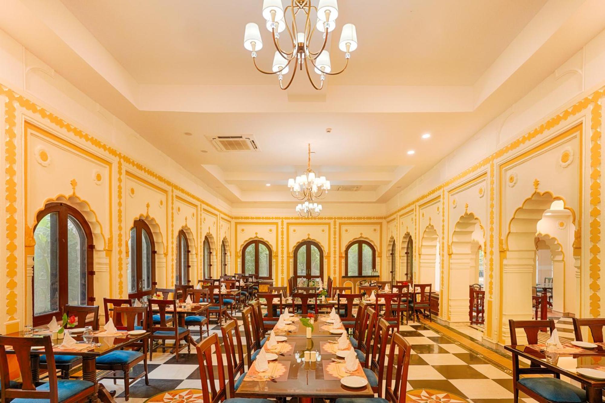 Club Mahindra Bharatpur Hotel Exterior foto