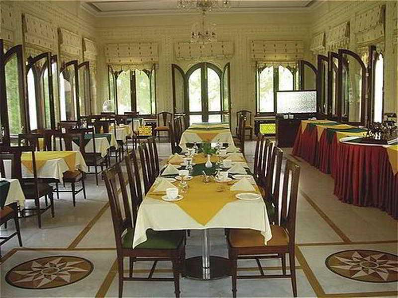 Club Mahindra Bharatpur Hotel Restaurant foto